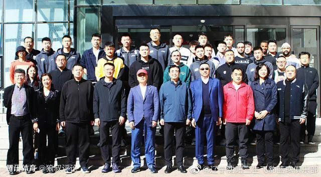 第77分钟，萨卡前场抢断莫里斯，随后一过二将球分给特罗萨德，后者迎球爆射打飞了。